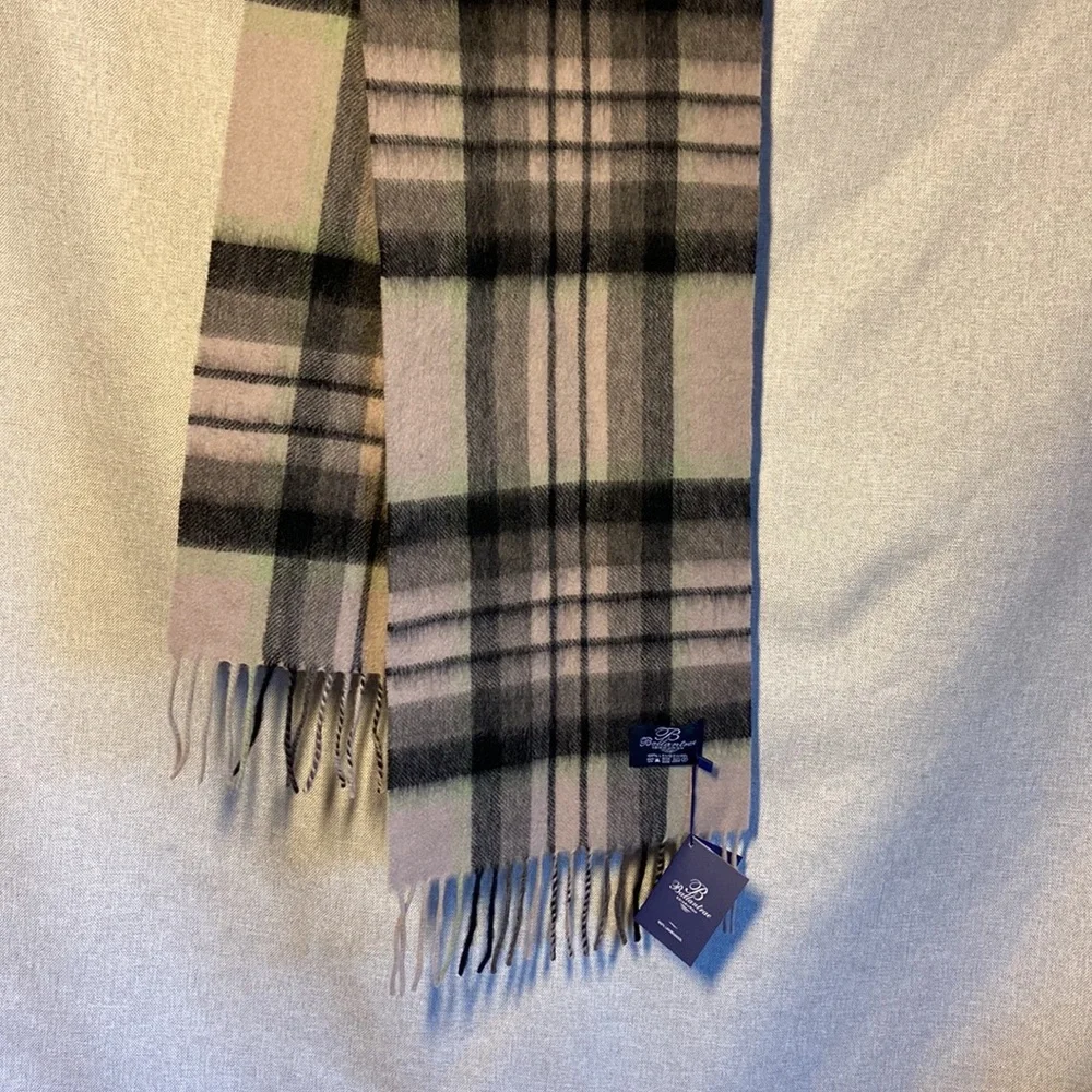 Ballantrae Edinburgh Lambswool scarf. Brand New with tag